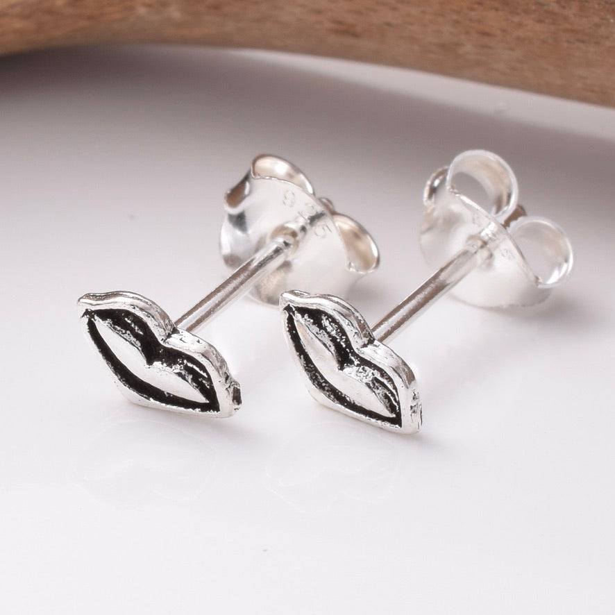 S797 - 925 silver lips stud earrings