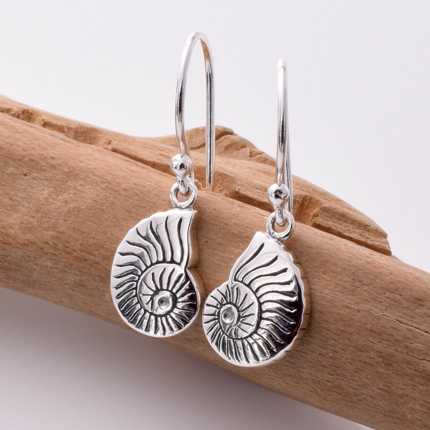 E827 - 925 silver nautilus shell drop silver earrings