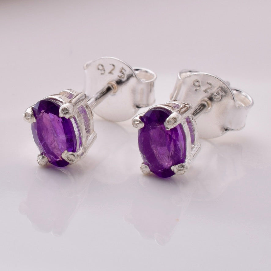 S935 - 925 silver and amethyst 6x4mm stud earrings