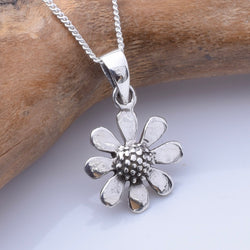 P1168 - 925 silver daisy pendant