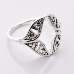 R293 925 double whaletail silver ring