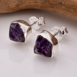 S1014 - 925 silver amethyst rough stud earrings