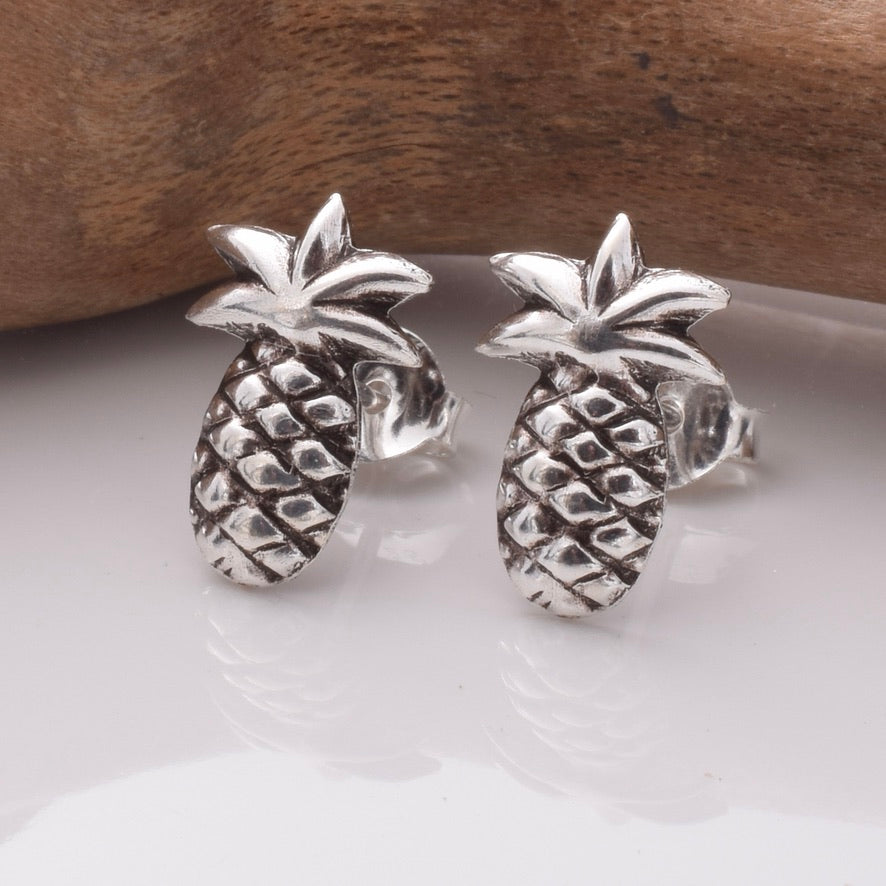 S899 - 925 silver pineapple stud earrings