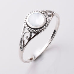 R300 - 925 silver and MOP ring