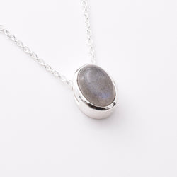 P1237 - 925 silver labradorite oval necklace