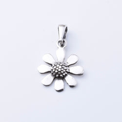 P1168 - 925 silver daisy pendant