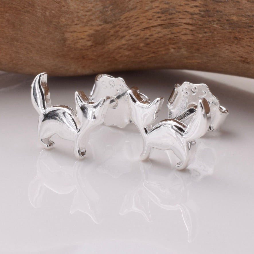 S885 - 925 silver cat stud earrings