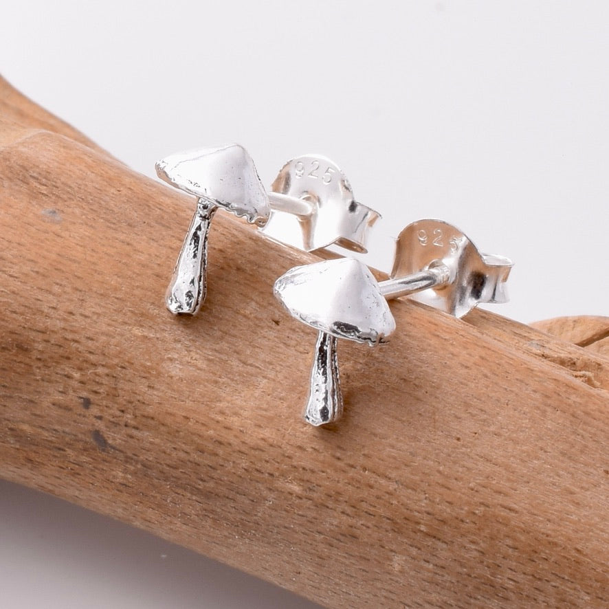 S806 - 925 silver toadstool stud earrings