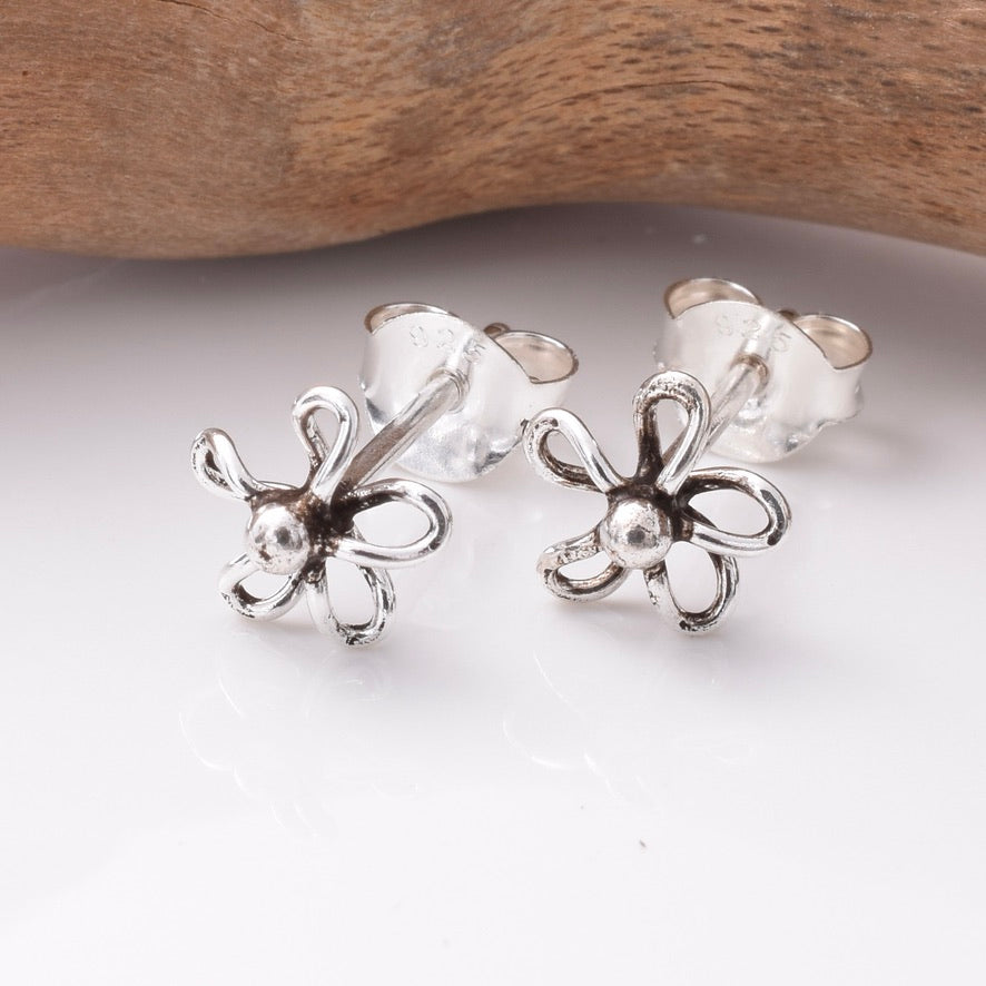 S792 -  925 silver small wire daisy stud earrings