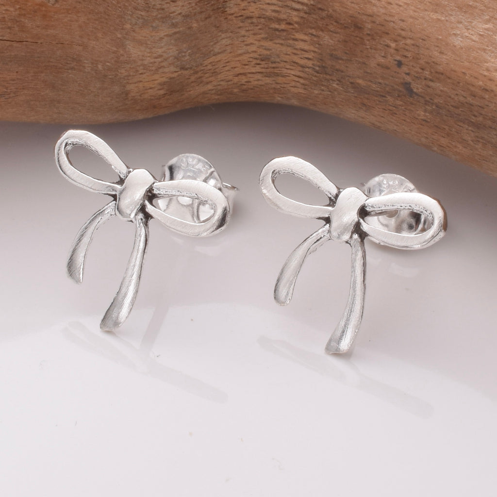 S904 - 925 silver bow stud earrings