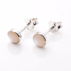 S995 - 925 silver 5mm MOP stud earrings