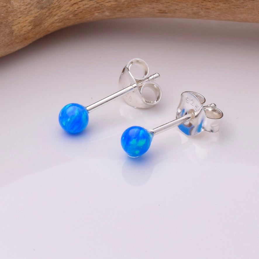 S750 - 925 silver 3mm lab opal stud earrings