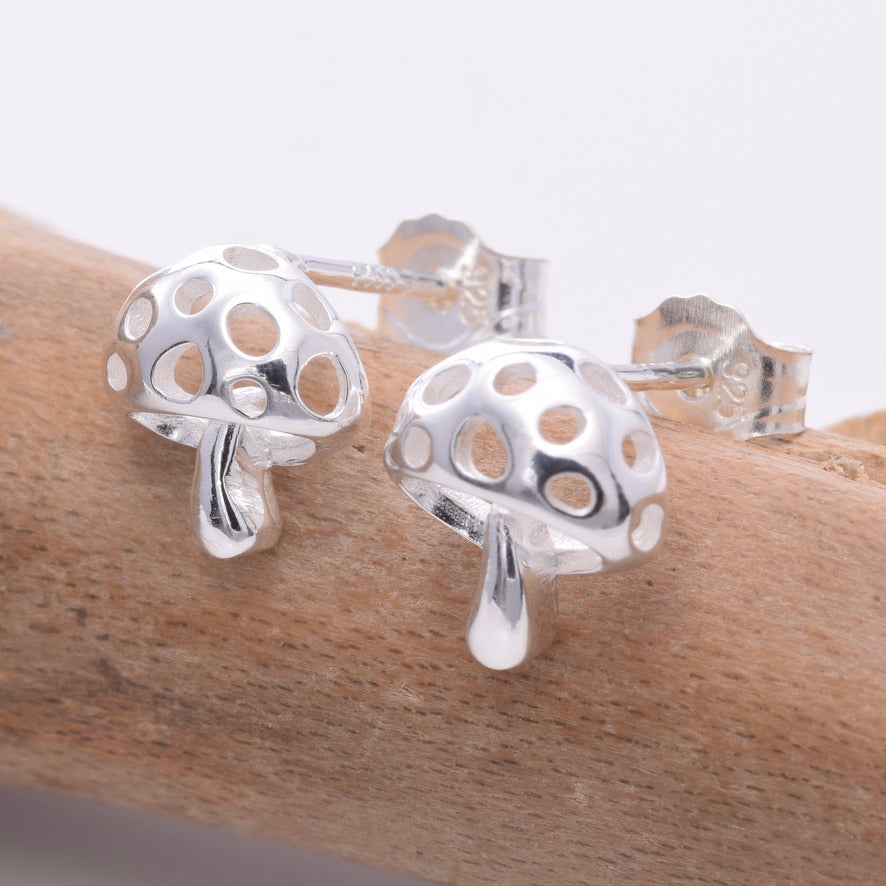 S633 - Silver toadstool stud earrings