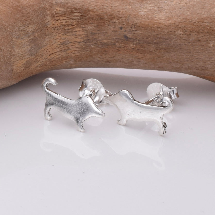 S747 - 925 silver dog stud earrings