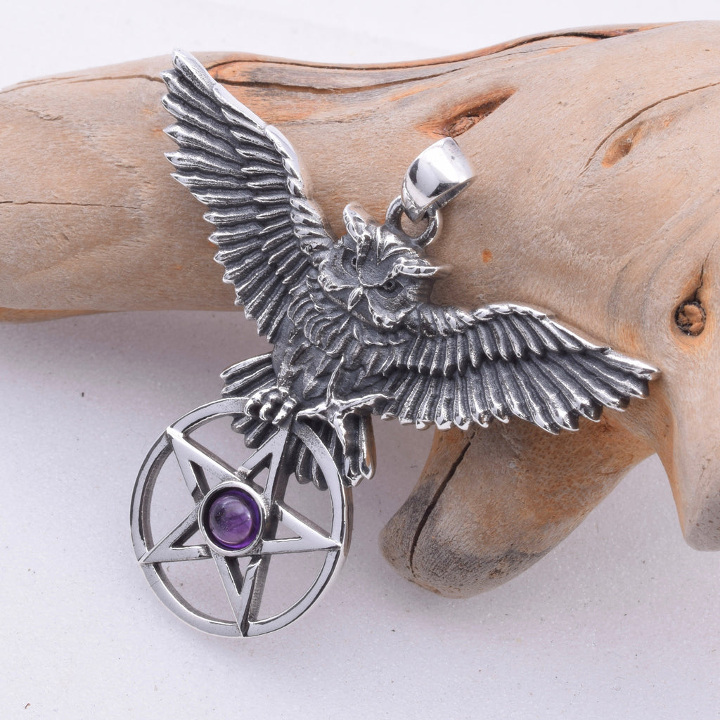 P439 - Owl's Flight silver pendant