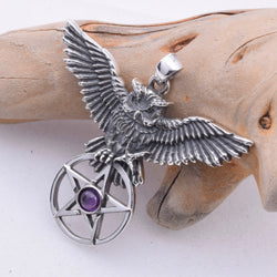 P439 - Owl's Flight silver pendant
