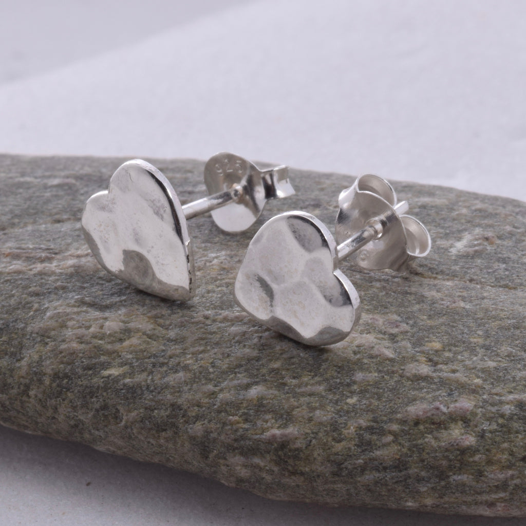 S413 - Hammered Heart stud earrings