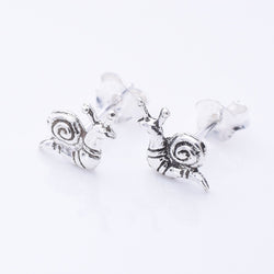 S1047 - 925 silver snail stud earrings