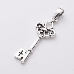 P1059 - 925 silver key pendant