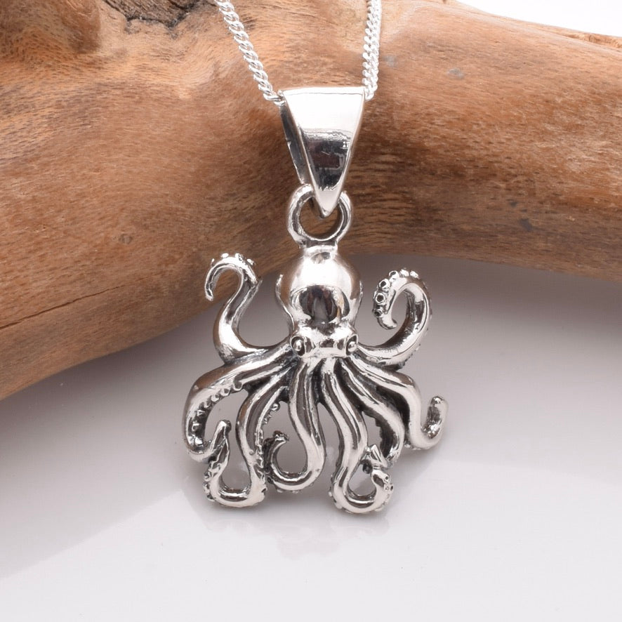 P1195 - 925 silver octopus pendant