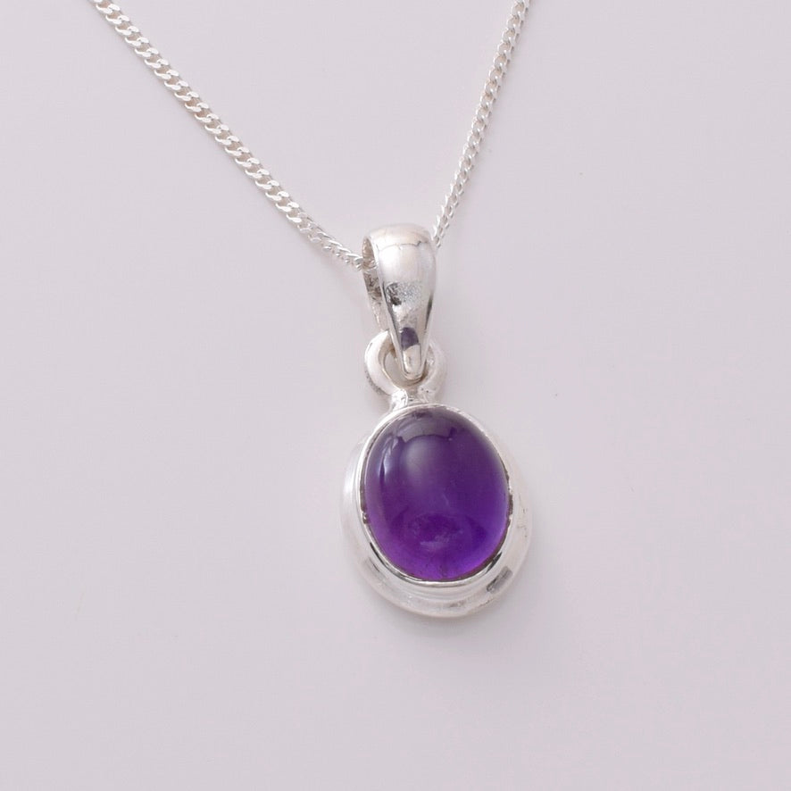 P1104 - 925 silver amethyst oval pendant