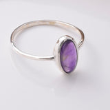 R273 925 Silver and oval amethyst ring