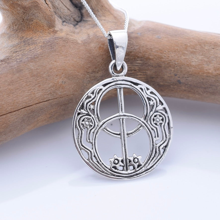 P1310 - 925 silver  chalice well pendant