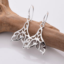 E817 - 925 silver whale tail earrings