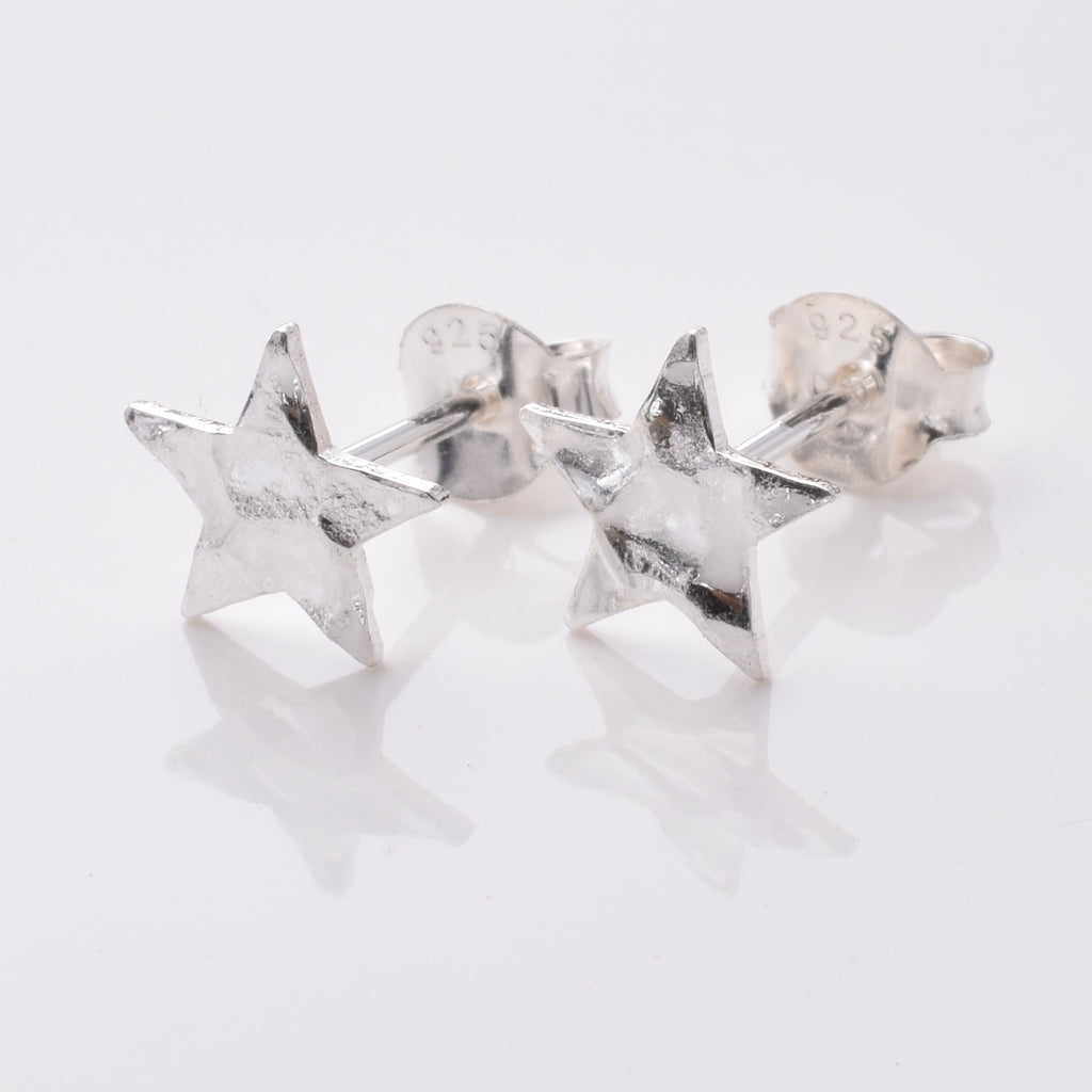 S873 - 925 Silver small hammered star stud earrings