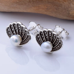 S989 - 925 silver FW pearl scallop stud earrings