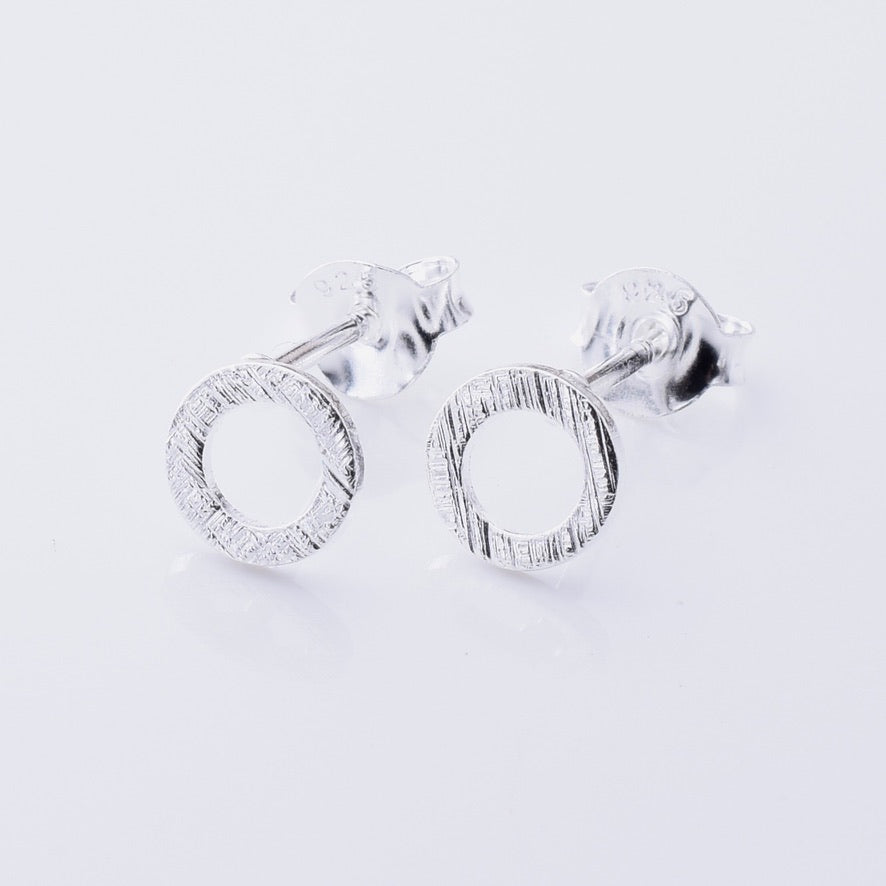 S1054 - 925 silver matt finish donut stud earrings