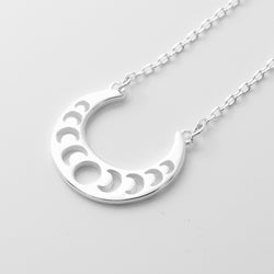 P1044 - 925 silver moonphase necklace