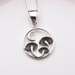 P1198 - 925 silver toadstool pendant