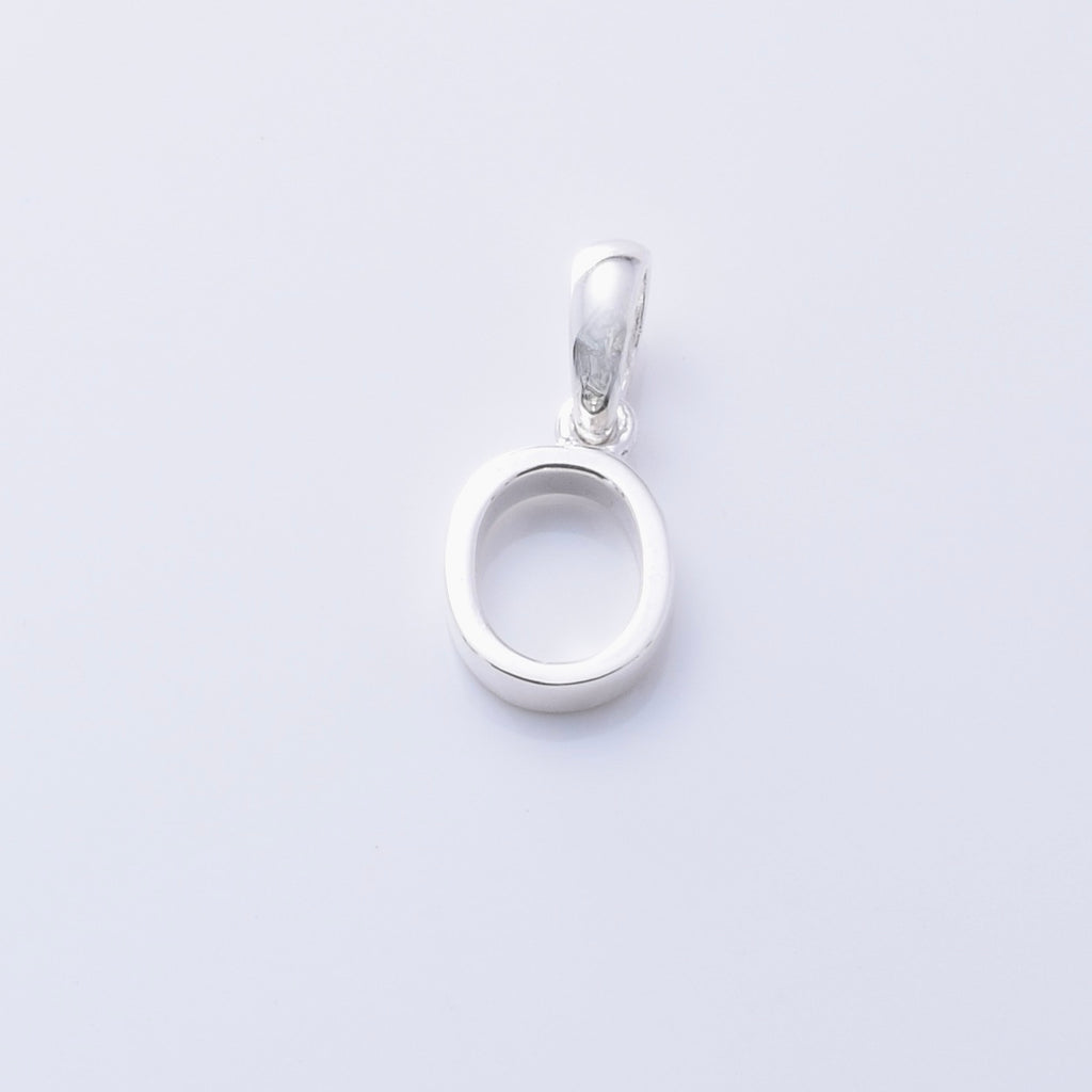 P1335 - O 925 silver initial pendant - O