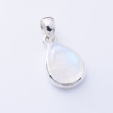 P1355 - 925 silver  moonstone teardroppendant