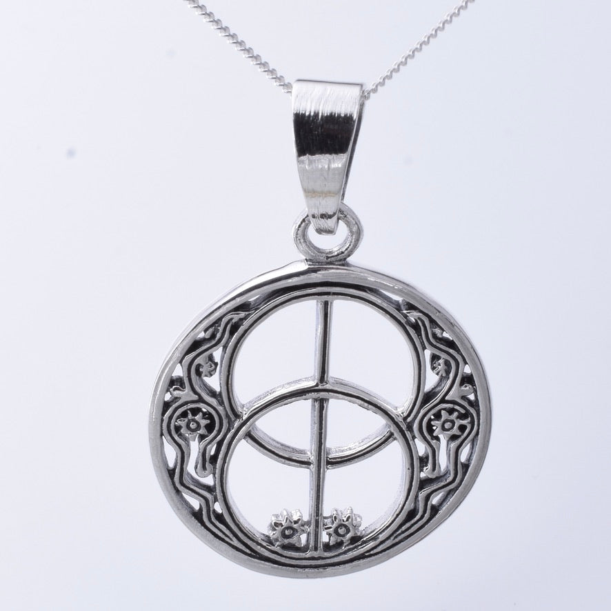 P1296 - 925 silver chalice well pendant
