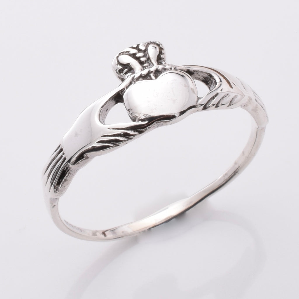 R283 925 silver claddagh ring