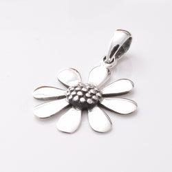 P1095 - 925 silver daisy pendant