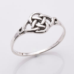 R284 925 silver celtic ring