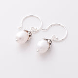 E852 - 925 silver and freshwater pearl earrings