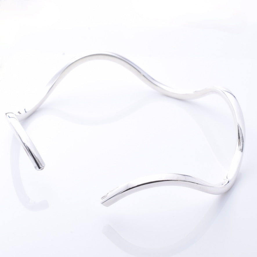 B052 - 925 silver wavy open bangle