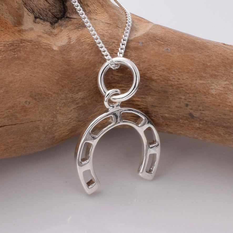 P1014 - 925 silver horseshoe pendant