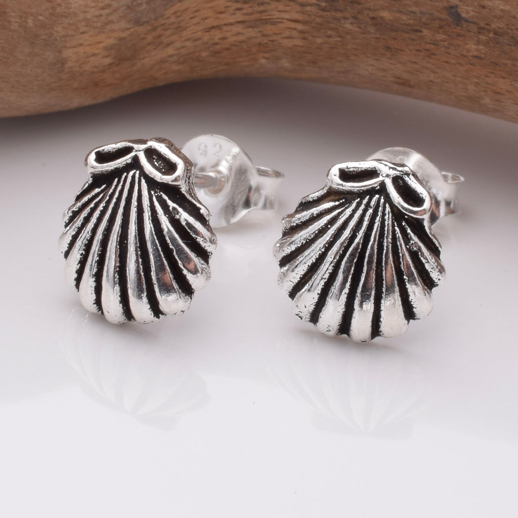 S850 - 925 silver scallop seashell stud earrings