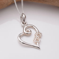 P1158 - 925 silver heart and paws pendant