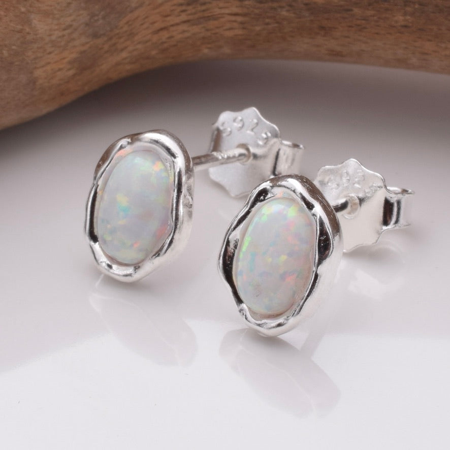 S853 - 925 silver imm white opal stud earrings