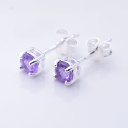 S1081 - 925 silver amethyst clawset stud earrings