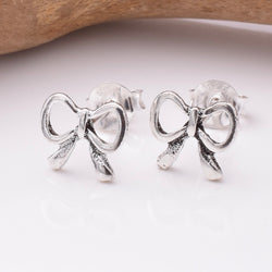 S940 - 925 silver bow stud earrings