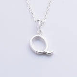P1335 - Q 925 silver initial pendant - Q