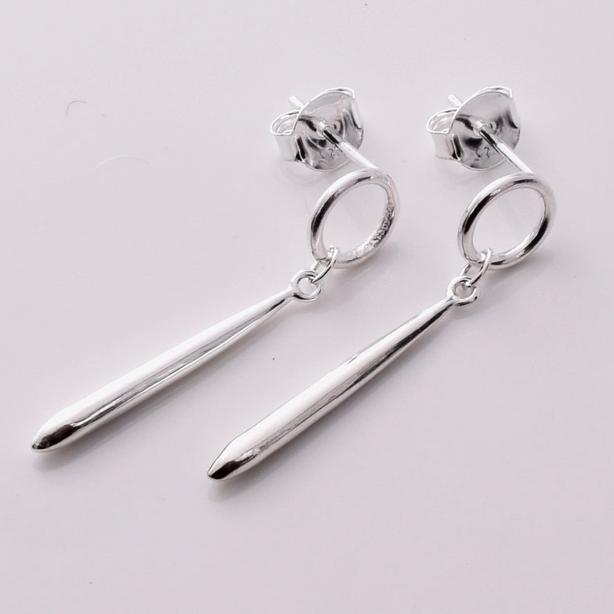 E871 - 925 silver slim teardrop earrings