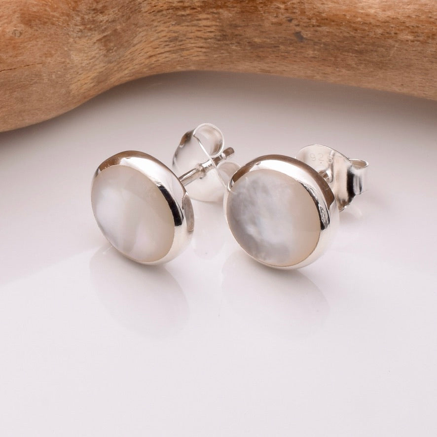 S998 - 925 silver MOP 8mm round stud earrings